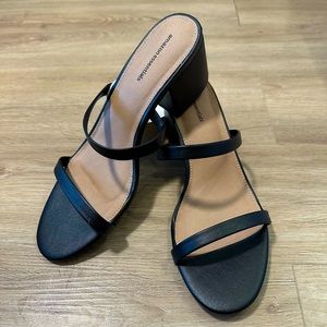 Amazon Essentials Women's Thin Two Strap Heeled Slide